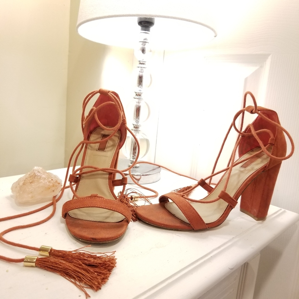 Lace-up chucky heel sandal